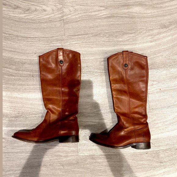 Frye - Picture 3 of 4